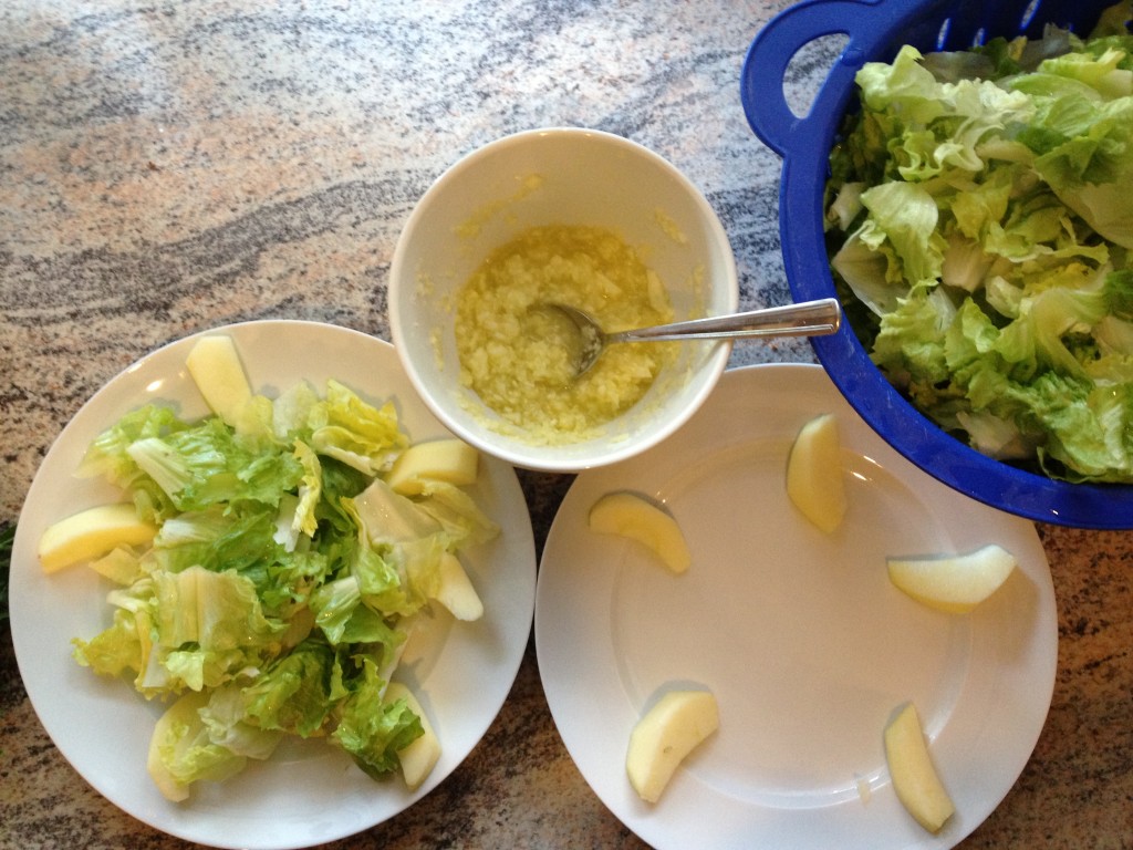 Herbstlicher Salat mit Apfel-Ingwer-Dressing | Weingut Mohr Bensheim